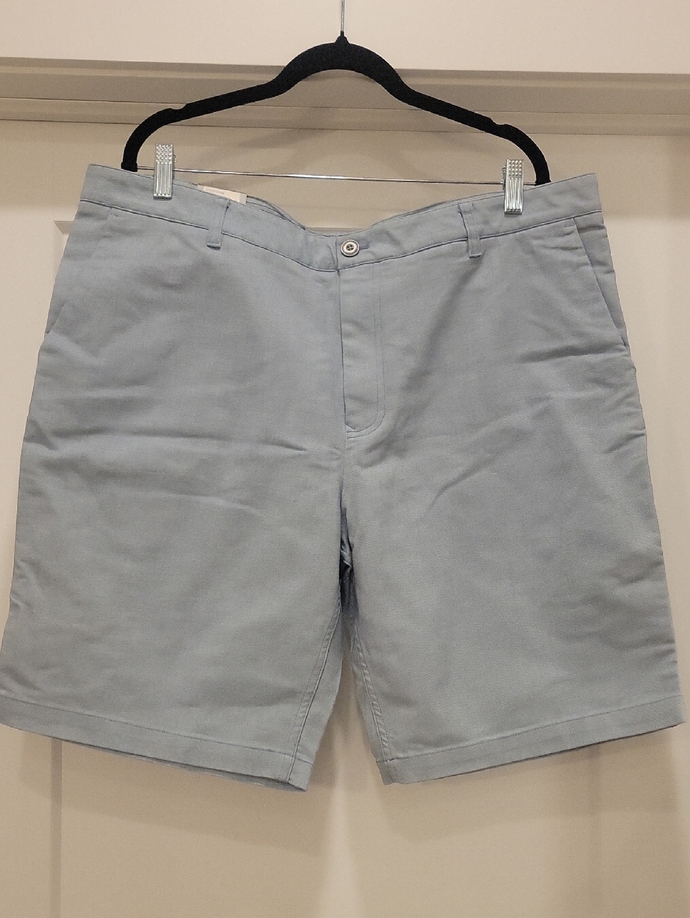 New Men's Casual Light Blue Shorts, Size 40
